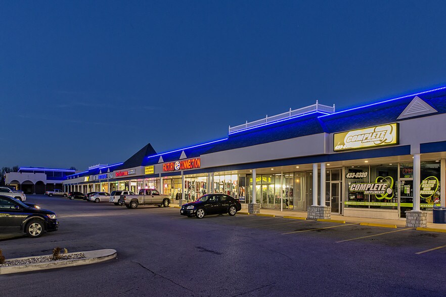 More Photos Of 5701-5777 Godfrey Rd, Godfrey Storefront For Lease