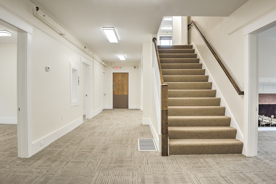 More Photos Of 428 Main St, Keene Office For Lease