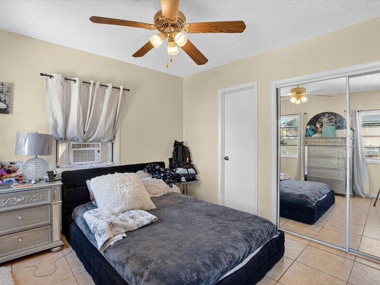 More Photos Of 219 Magnolia Ave, Daytona Beach Storefront Retail Residential For Sale