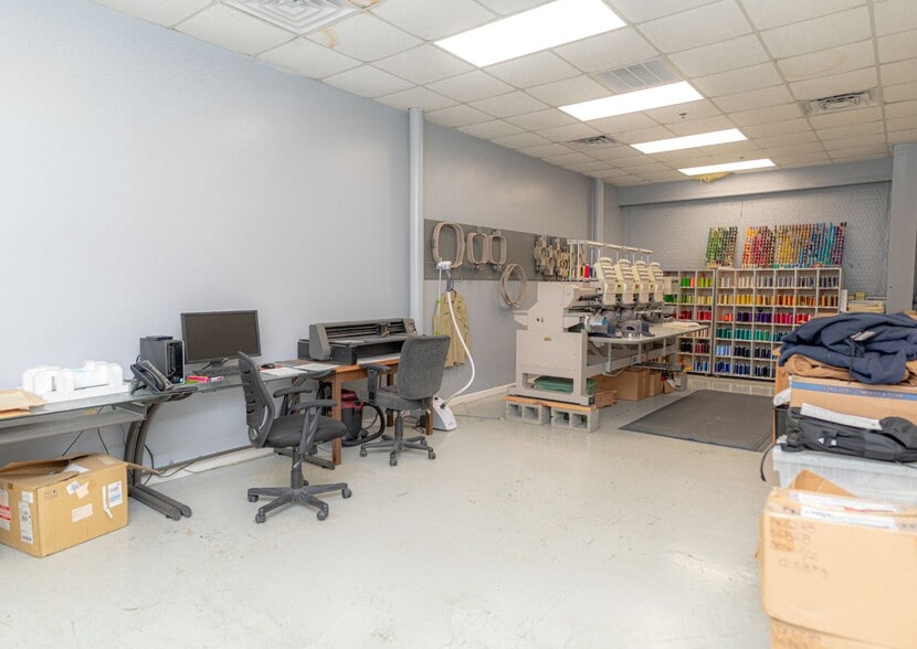 More Photos Of 1514 Shiloh Ave, Bryan Warehouse For Lease