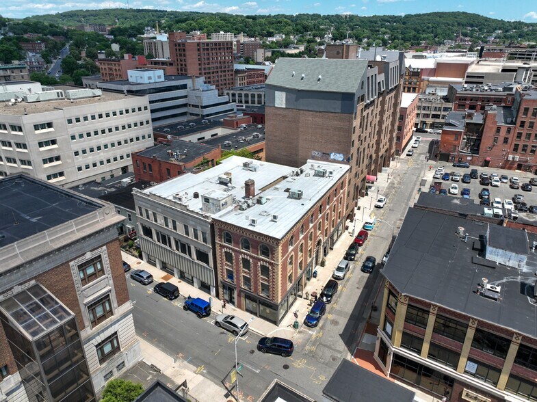 More Photos Of 68 Center St, Waterbury Storefront Retail Residential For Sale
