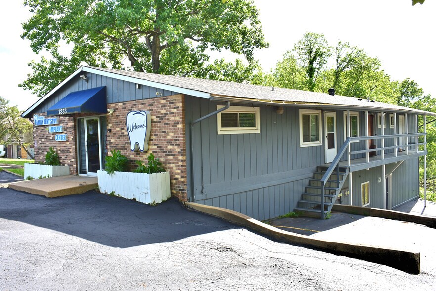 More Photos Of 1333 W Outer 21 Rd, Arnold Medical For Sale