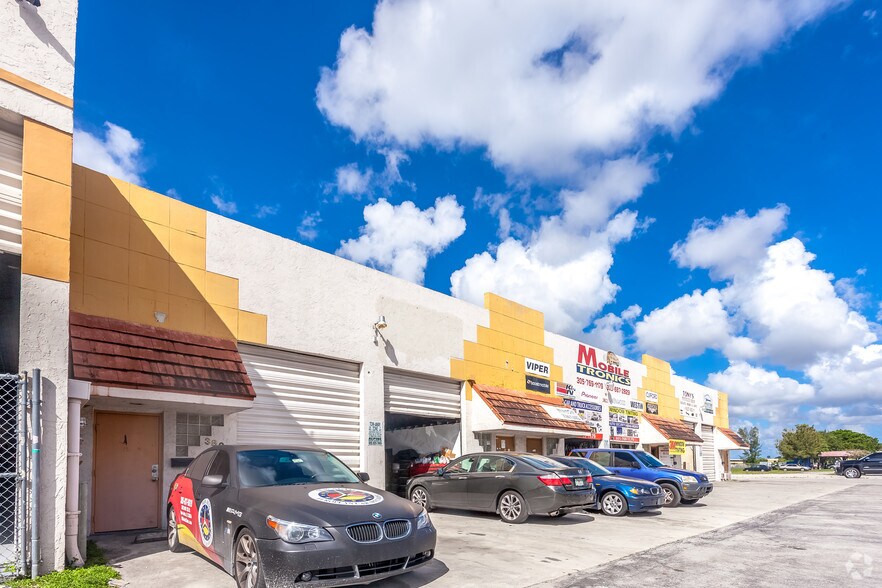 More Photos Of 3821-3825 NW 135th St, Opa-locka Service For Lease