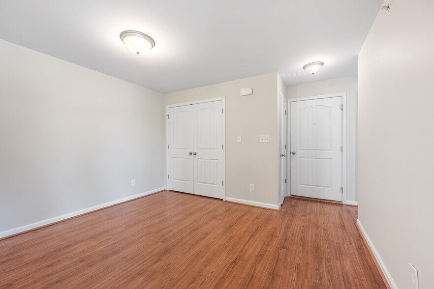 More Photos Of 301 Rotunda St, Lynchburg Apartments For Sale