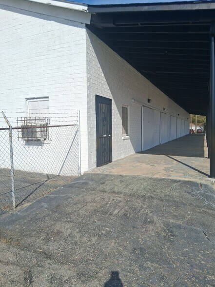 More Photos Of 4453 Broadway, Macon-Bibb Distribution For Lease