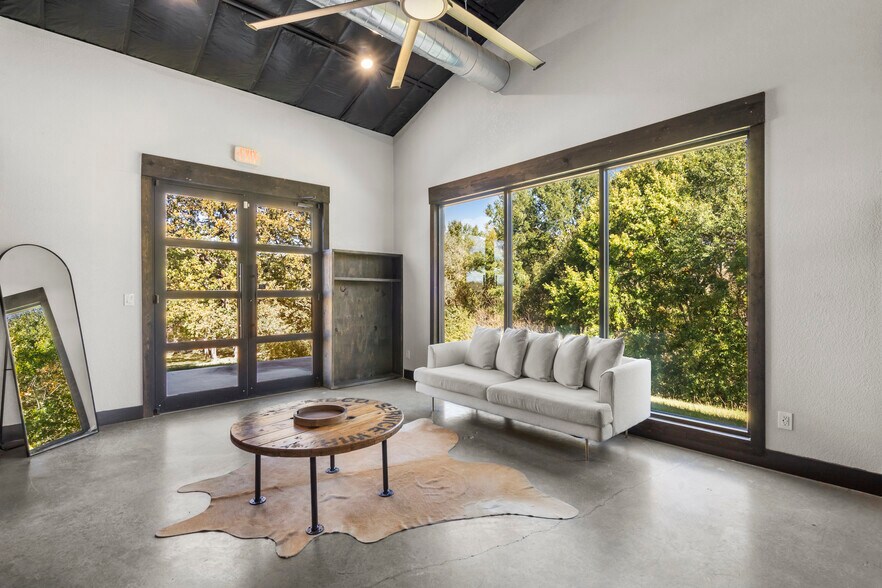 More Photos Of 9016 Private Road 2329, Terrell Lodge Meeting Hall For Sale