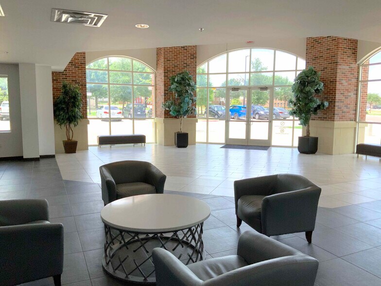 More Photos Of 5550 Warren Pky, Frisco Medical For Lease
