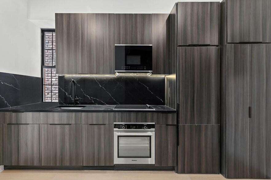 More Photos Of 408 W 46th St, New York Apartments For Sale