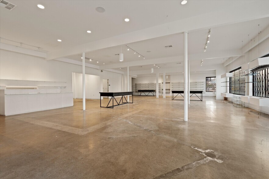 More Photos Of 2000 S La Cienega Blvd, Los Angeles Storefront For Lease