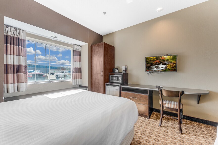 More Photos Of 20 Southland Dr, Fairmont Hotel For Sale