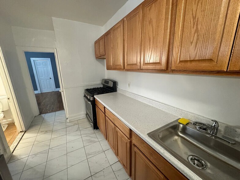 More Photos Of , Hartford Unknown For Sale