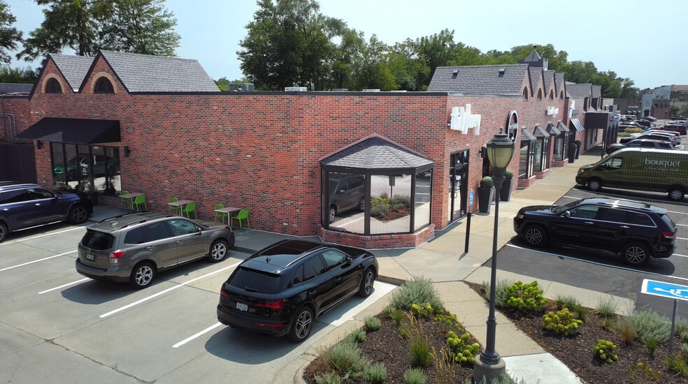 More Photos Of 605-741 N 98th St, Omaha Restaurant For Lease