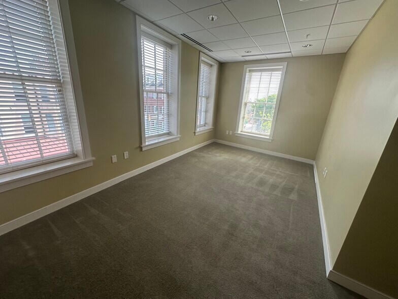 More Photos Of 10 N Church St, West Chester Coworking Space