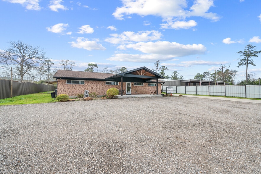 More Photos Of 29519 W Hawthorne Dr, Spring Flex For Sale