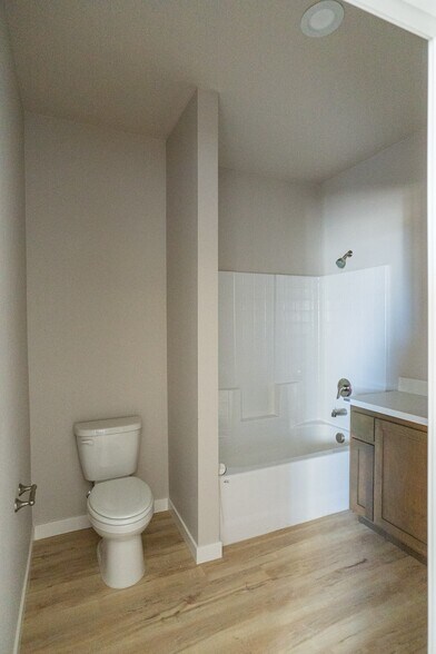 More Photos Of 40 W 13th St, Merced Apartments For Sale