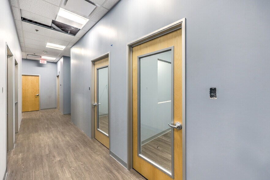 More Photos Of 2943-3073 W Craig Rd, North Las Vegas Unknown For Lease