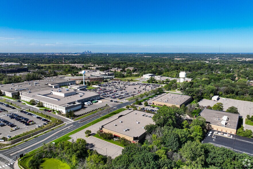 More Photos Of 4265 N Lexington Ave, Arden Hills Office For Lease