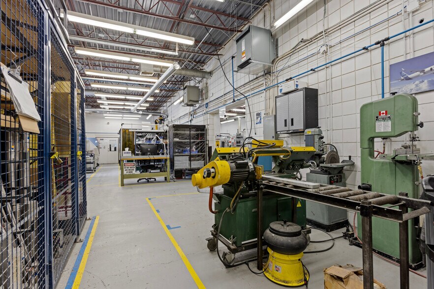 More Photos Of 1011 Polytek St, Ottawa Flex For Sale