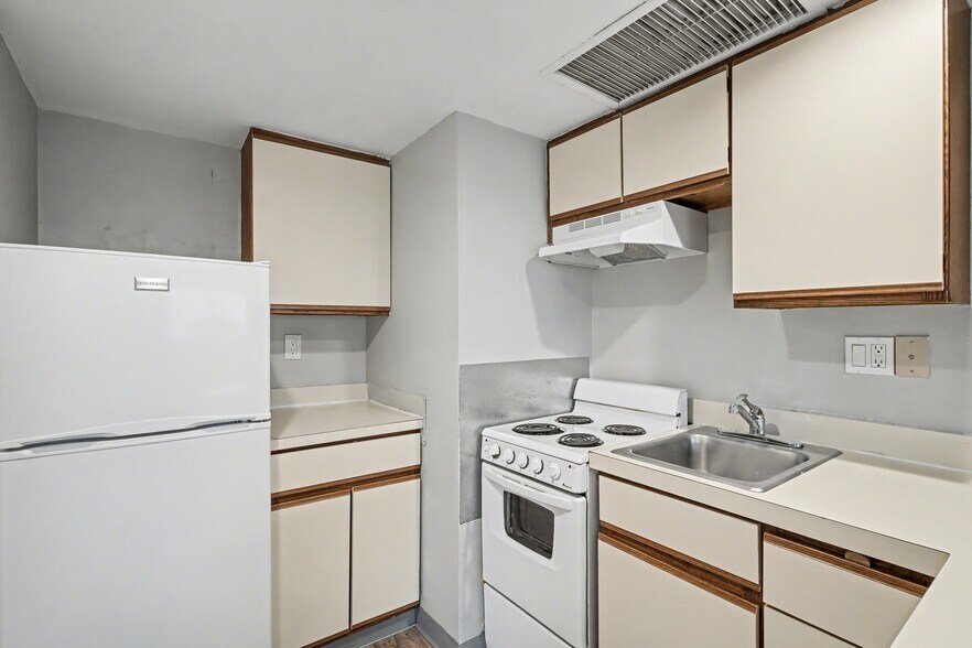 More Photos Of 390 Bee St, Meriden Apartments For Sale