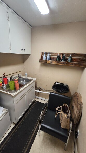 More Photos Of 224 S State St, Shelley Flex For Sale