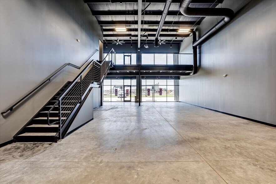 More Photos Of 4078 N Hoover Ct, Wichita Industrial For Sale