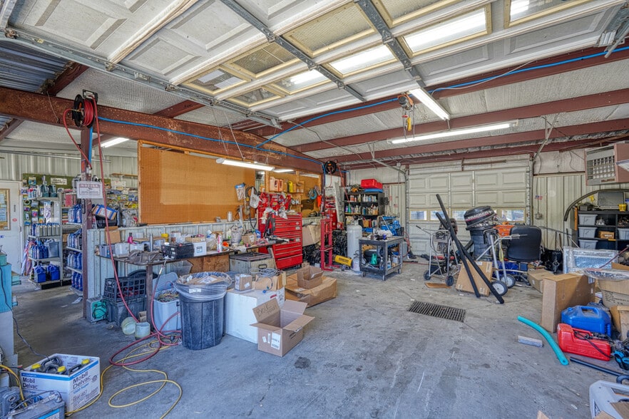 More Photos Of 6895 Highway 9, Inman Auto Repair For Sale