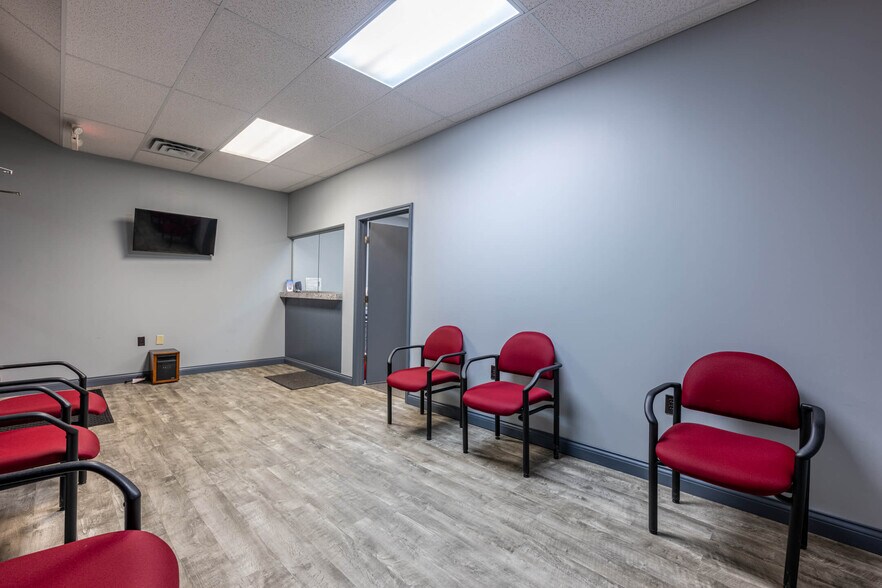 More Photos Of 2419 E High St, Springfield Storefront For Sale