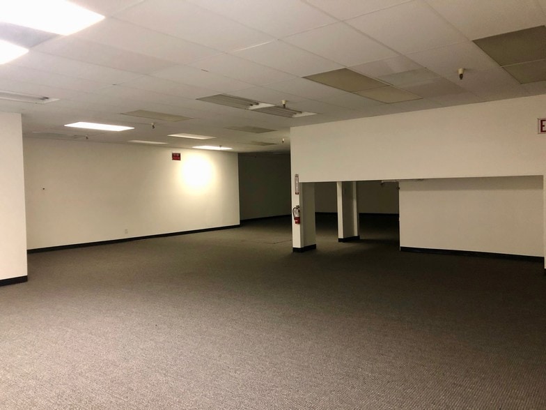 More Photos Of 18120 Bollinger Canyon Rd, San Ramon Manufacturing For Lease