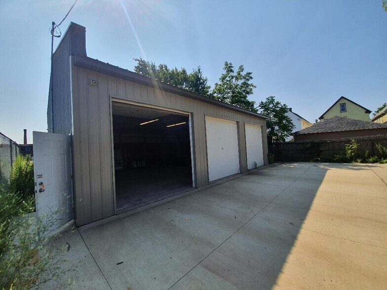 More Photos Of 109 Chandler St, Buffalo Storefront Retail Office For Sale