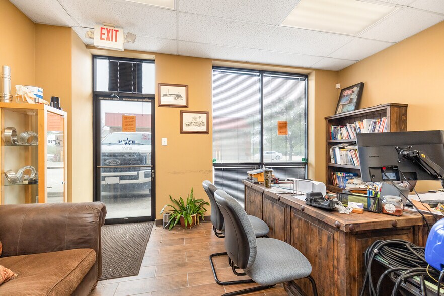 More Photos Of 10541 FM 1960 Rd W, Houston Warehouse For Sale