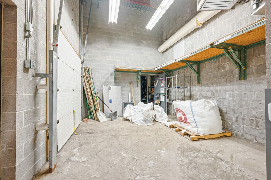 More Photos Of 1550 N Mitchell St, Cadillac General Retail For Lease