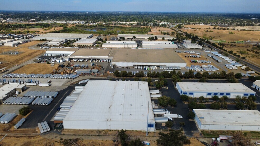 More Photos Of 4400 Florin Perkins Rd, Sacramento Distribution For Lease