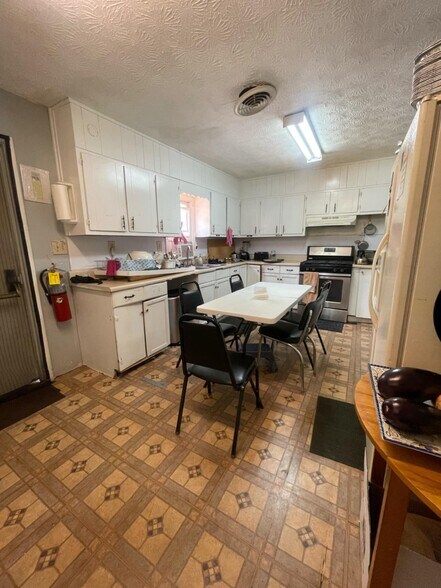 More Photos Of 3060 Bouldercrest Rd, Ellenwood Religious Facility For Sale