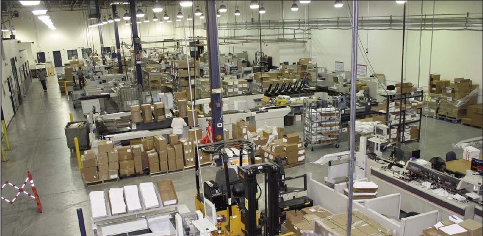 More Photos Of 210-240 Rustcraft Rd, Dedham Warehouse For Lease