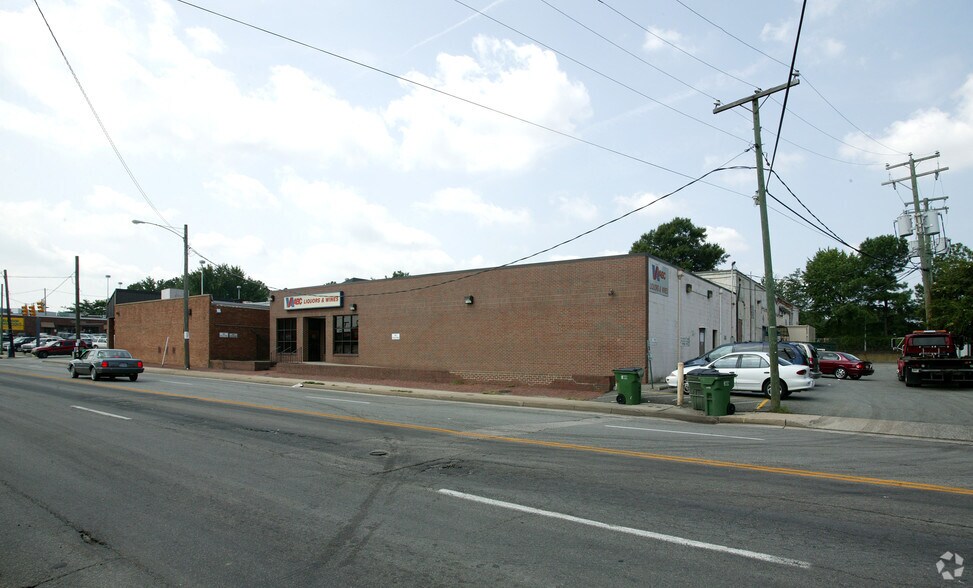 More Photos Of 10 N Thompson St, Richmond Freestanding For Lease