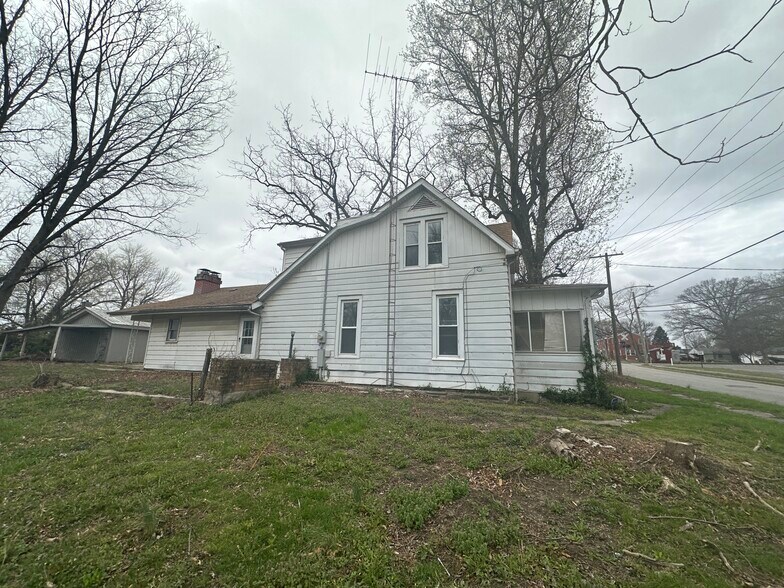 More Photos Of 408 E Main St, Sparta Specialty For Sale