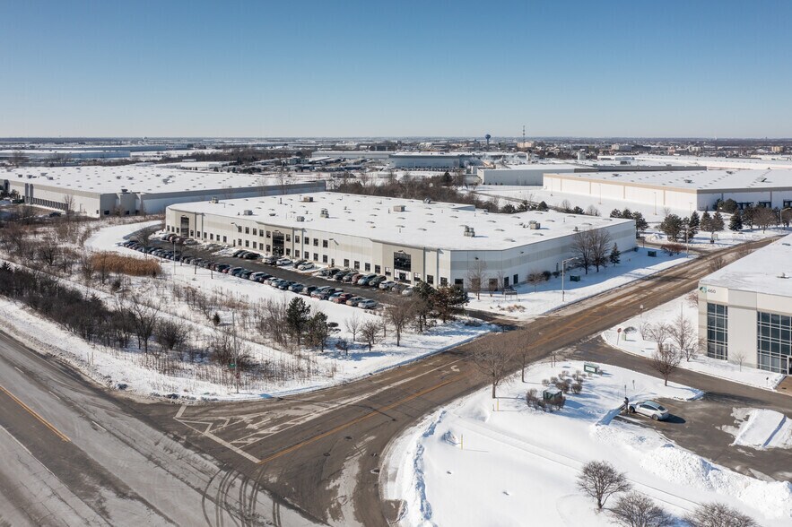More Photos Of 455 Gibraltar Dr, Bolingbrook Warehouse For Lease