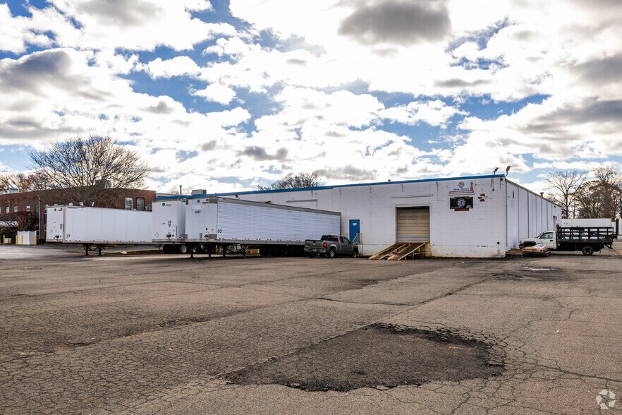 More Photos Of 41 Washington Ave, East Haven Industrial For Lease