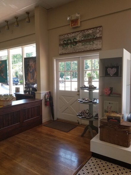 More Photos Of 10589 N Kings Hwy, Myrtle Beach Freestanding For Lease