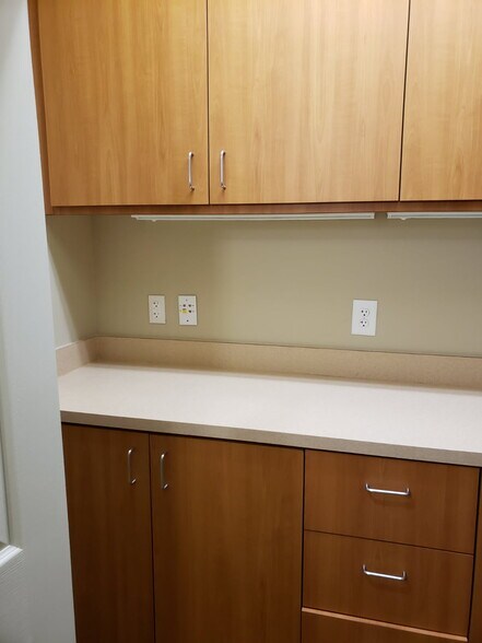 More Photos Of 2230 Towne Lake Pky, Woodstock Office For Lease