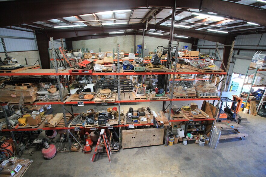 More Photos Of 94-405 Maikoiko St, Waipahu Warehouse For Lease