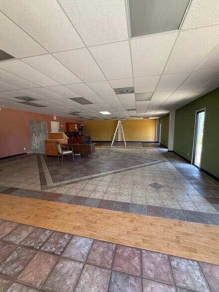 More Photos Of 1507 E Texas St, Bossier City Freestanding For Sale