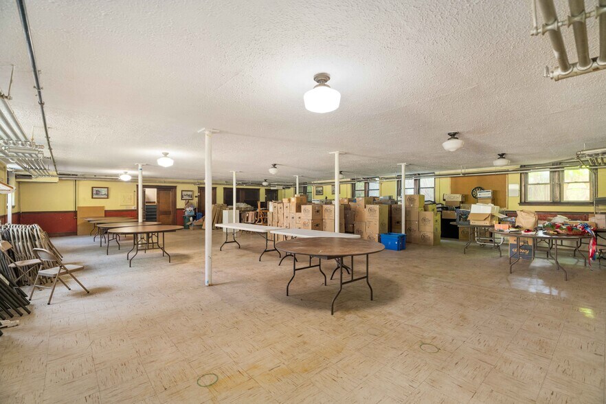 More Photos Of 125 Highland Ave, Somerville Religious Facility For Lease