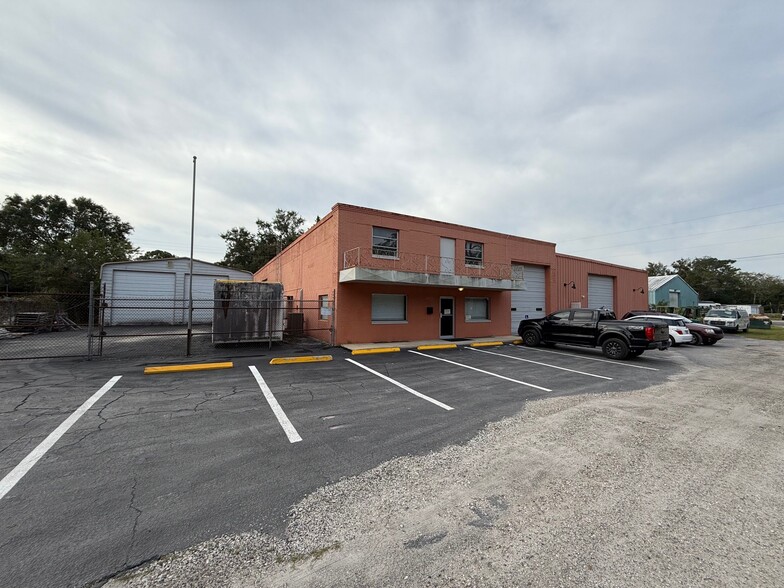 Primary Photo Of 2095 Silver Star Rd, Titusville Manufacturing For Sale