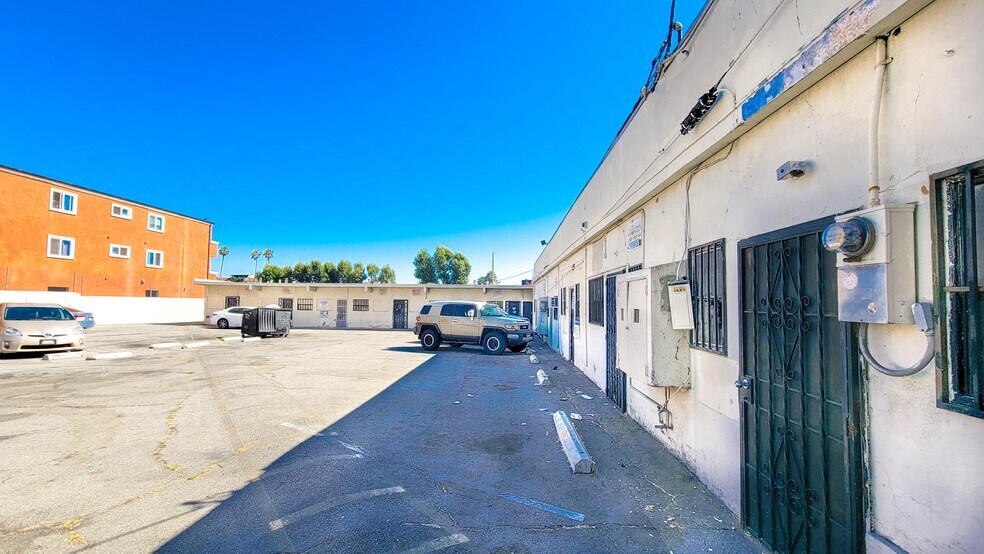 More Photos Of 848-862 Vine St, Los Angeles General Retail For Sale