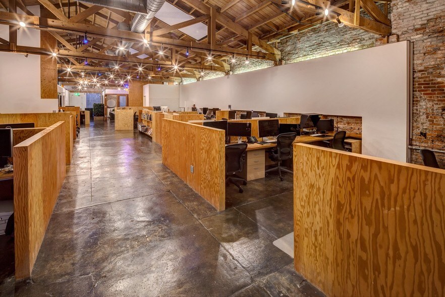 More Photos Of 6422 Selma Ave, Los Angeles Office For Lease