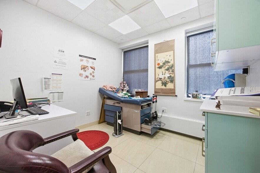 More Photos Of 139 Centre St, New York Medical For Sale