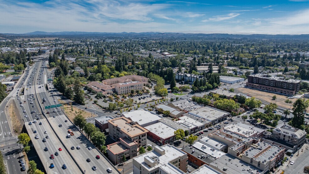 More Photos Of 130 4th St, Santa Rosa Storefront For Sale