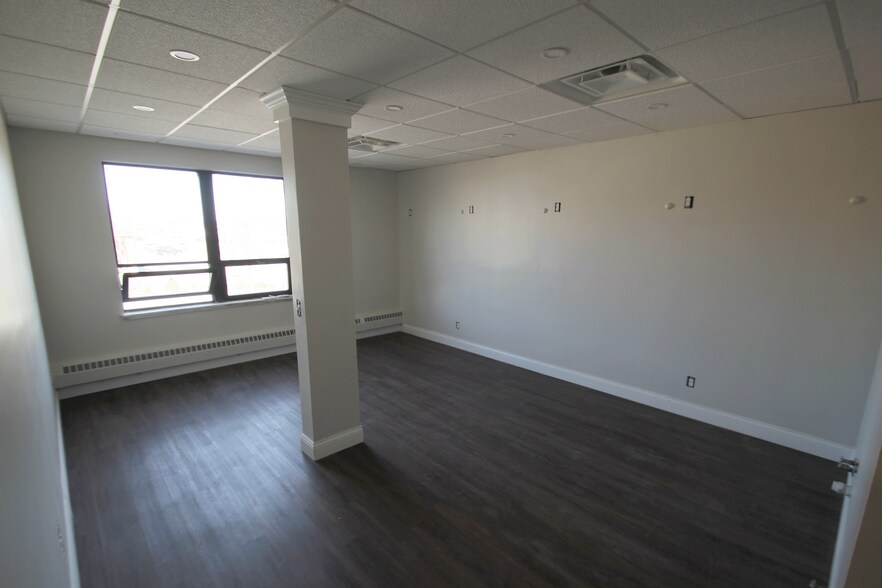 More Photos Of 5706 Turney Rd, Garfield Heights Medical For Lease