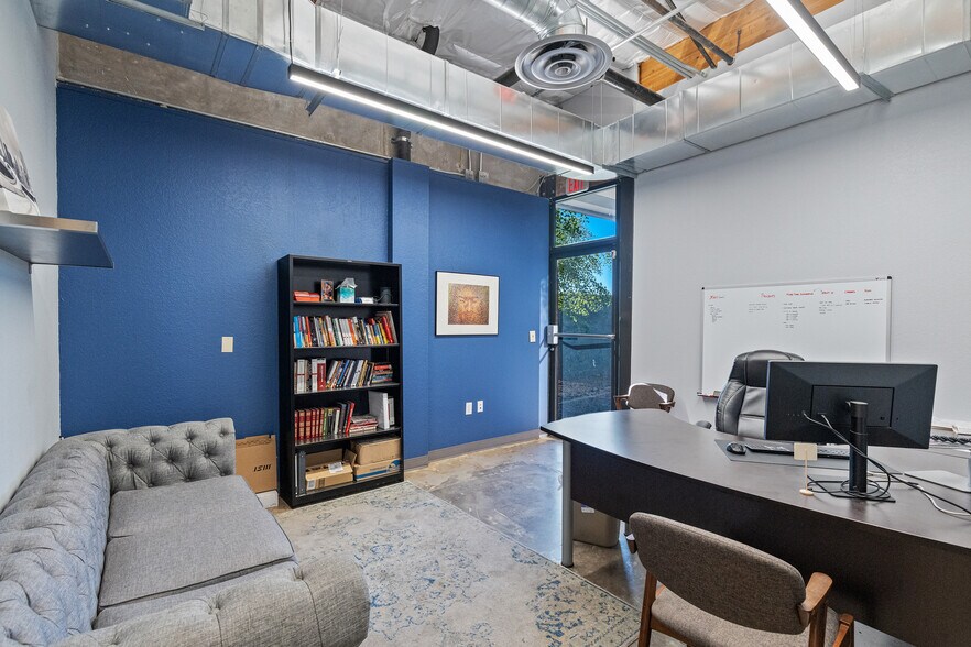 More Photos Of 2410 W Royal Palm Rd, Phoenix Light Manufacturing For Sale